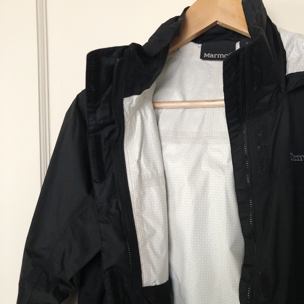Marmot Women’s Rain Jacket - Picture 4 of 4